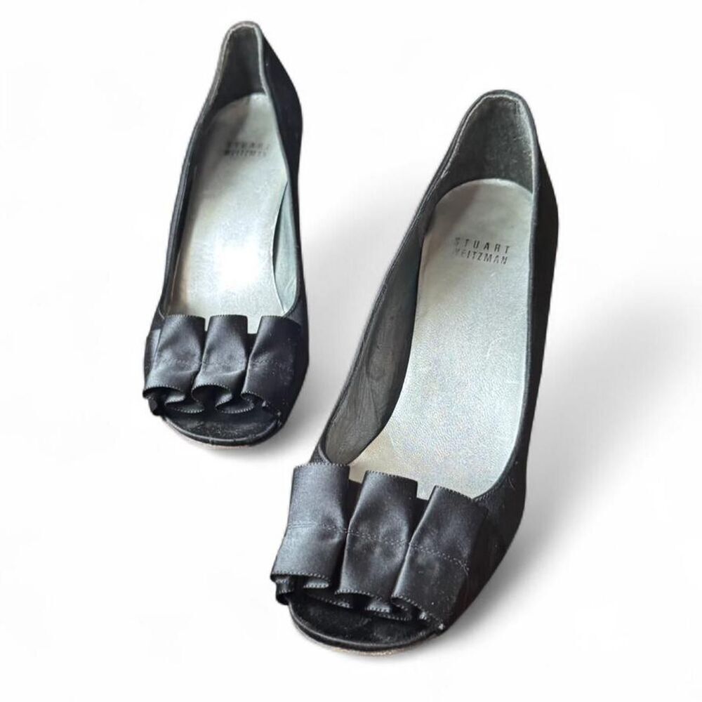 Stuart Weitzman Black Satin Peep Toe Heels Size 9M Kitten Heel Ruffle Classic